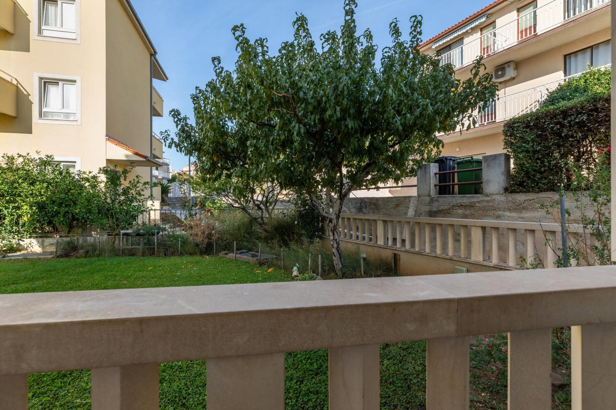 Apartments By The Sea Duce, Omis - 5973 エクステリア 写真
